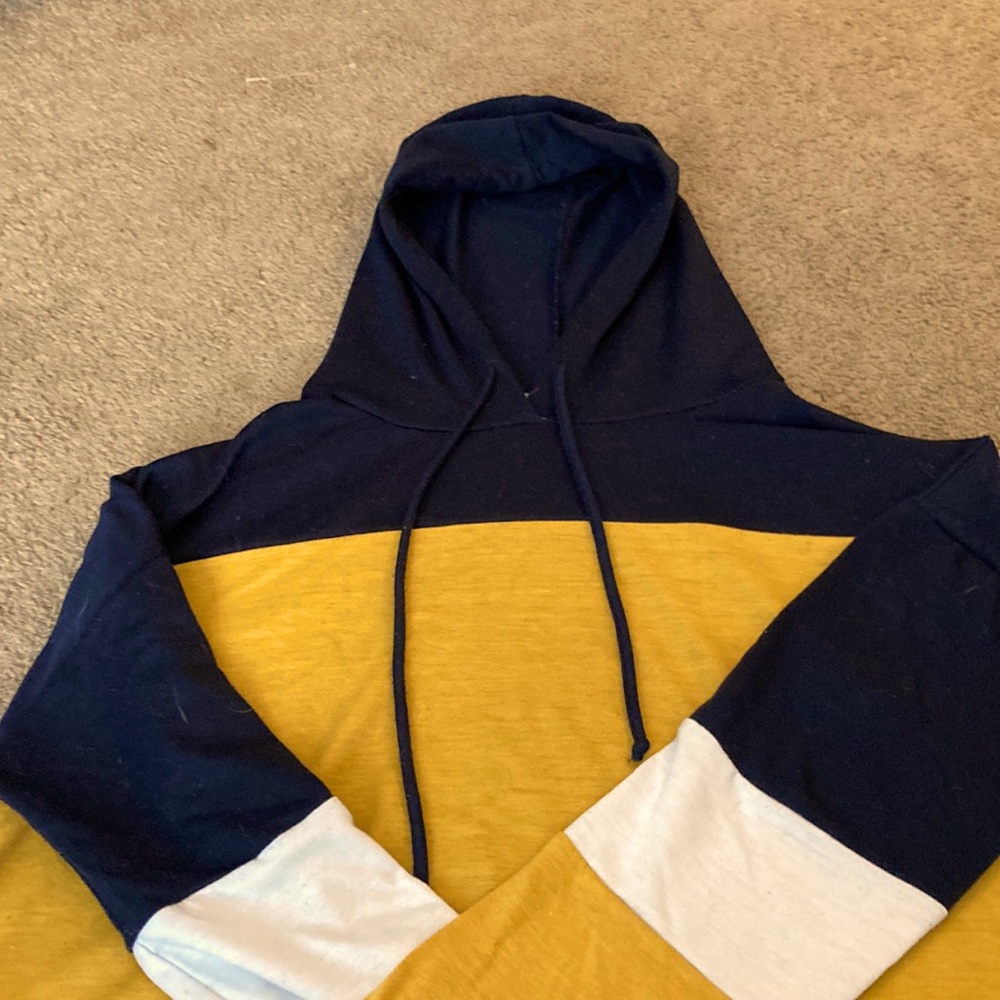 Cropped hoodie